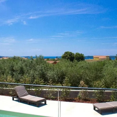 Horizont Private Pool Near The Sea